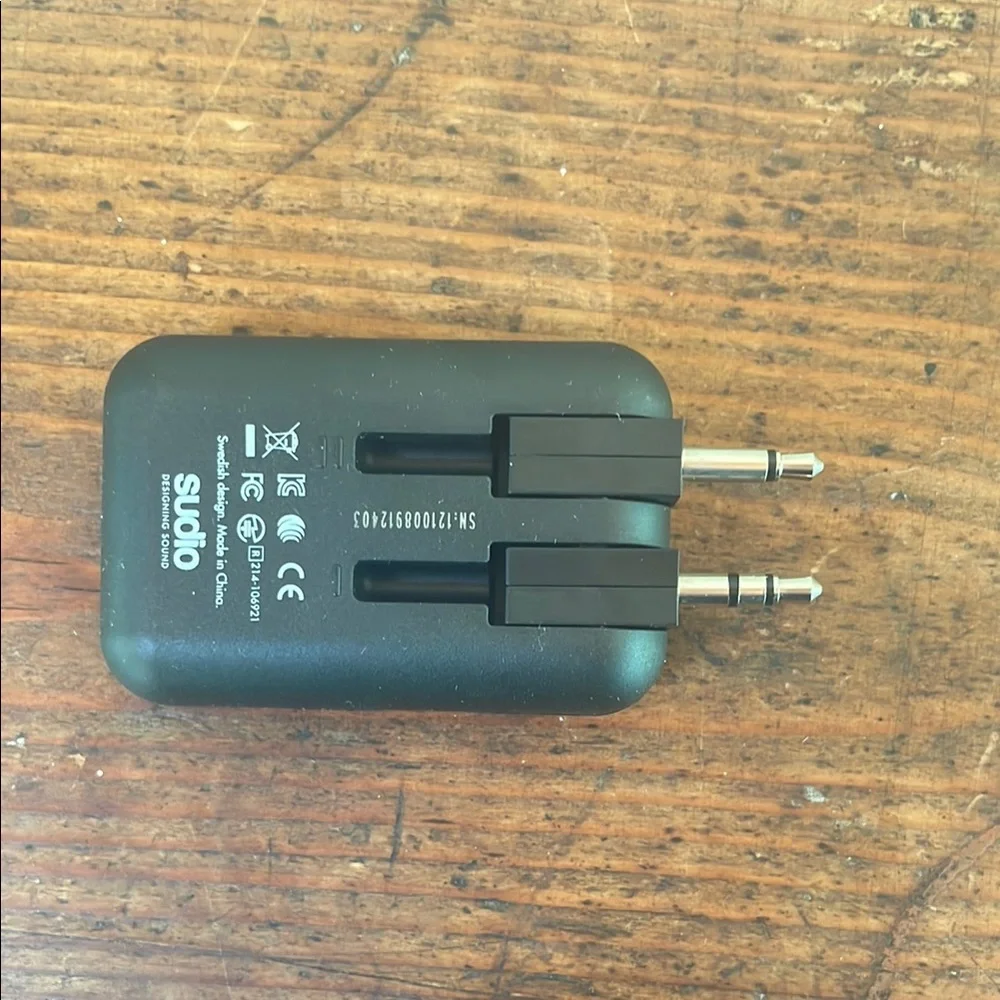 Studio FLYG Wireless AUX Adapter - Black